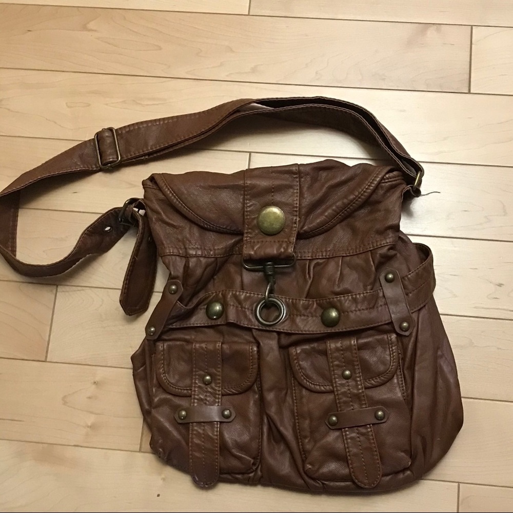 >Cute brown bag!!